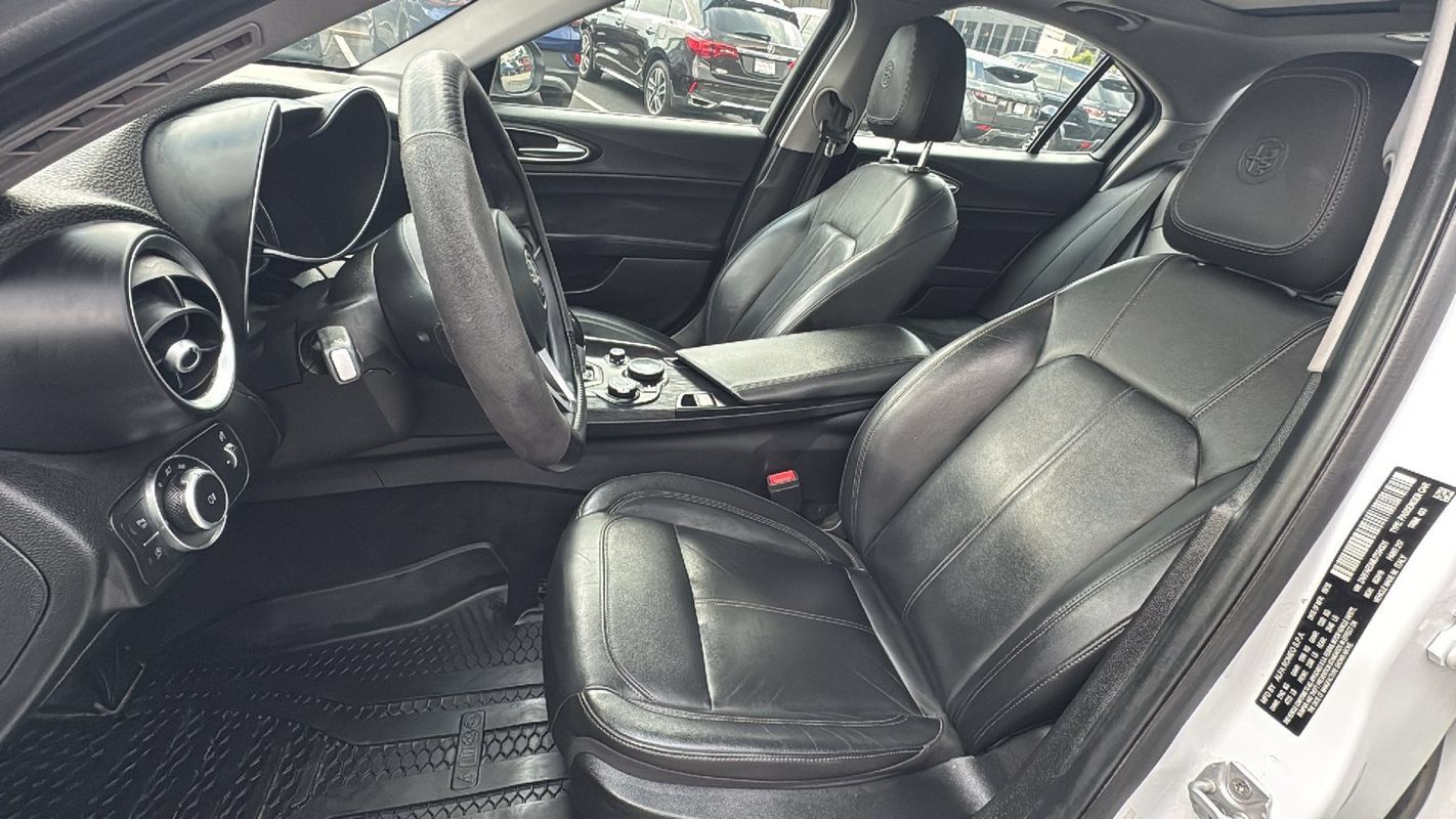 Used 2018 Alfa Romeo Giulia AWD image 10