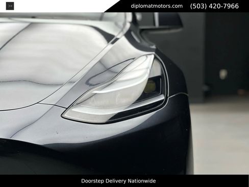 Used 2025 Tesla Model Y Long Range image 13