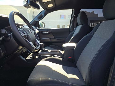 Used 2022 Toyota Tacoma TRD Sport image 21