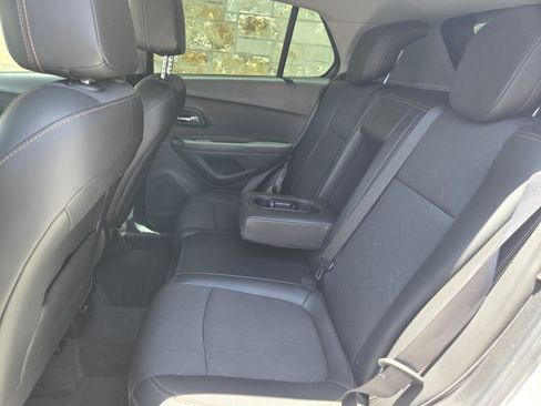 Used 2020 Chevrolet Trax LT w/ Redline Edition FWD image 7