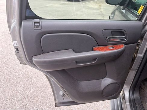 Used 2012 GMC Yukon SLE w/ Convenience Package image 17