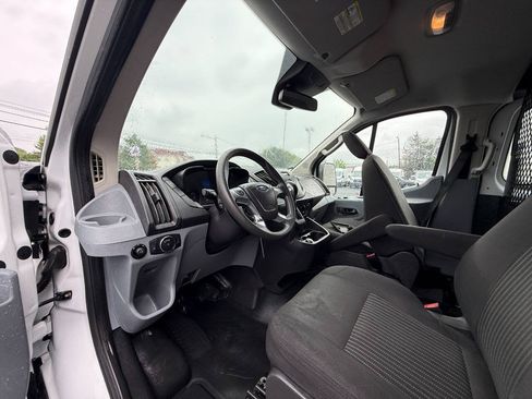 Used 2019 Ford Transit 250 130 Low Roof w/ Exterior Upgrade Package RWD image 4