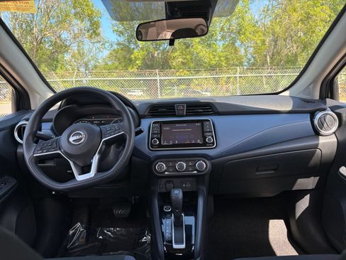 Used 2025 Nissan Versa SV FWD image 30
