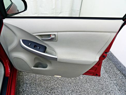 Used 2013 Toyota Prius Two image 11