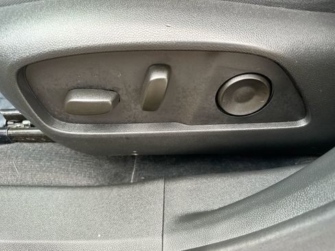 Used 2025 Chevrolet Equinox ACTIV w/ Safety and Technology Package image 12