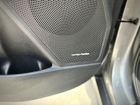 Used 2022 Kia Niro EX Premium FWD image 36