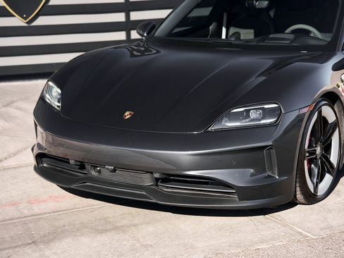 Used 2025 Porsche Taycan 4S w/ Premium Package image 5