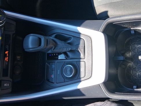 Used 2025 Toyota RAV4 XLE AWD/4WD image 20