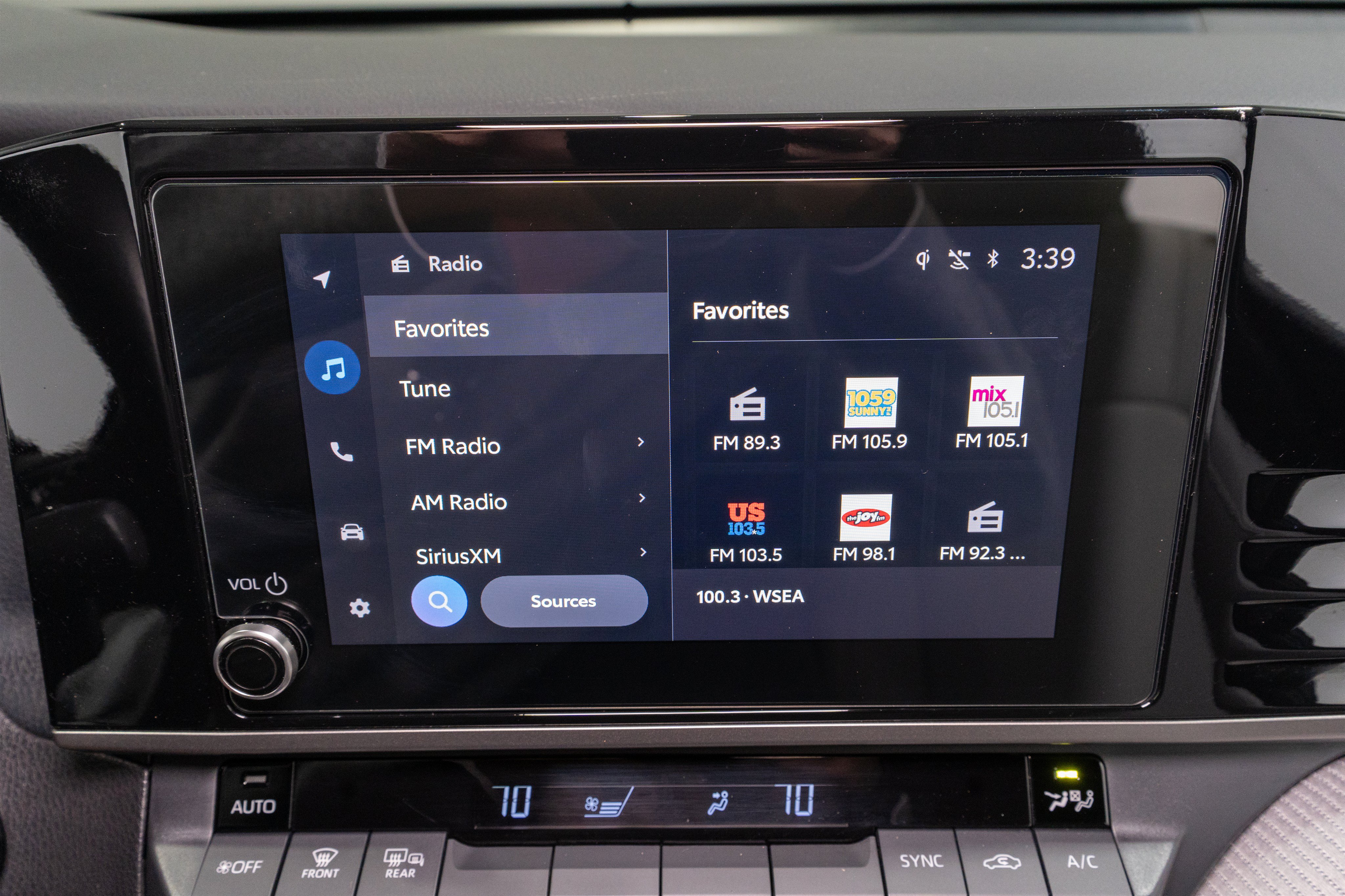 Used 2025 Toyota Camry SE FWD image 16