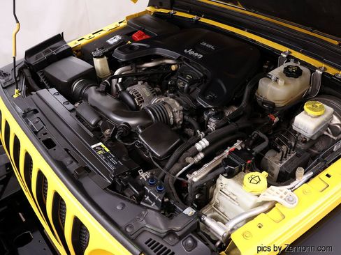 Used 2019 Jeep Wrangler Sport AWD/4WD image 38