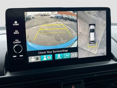 Used 2025 Honda Pilot TrailSport image 13