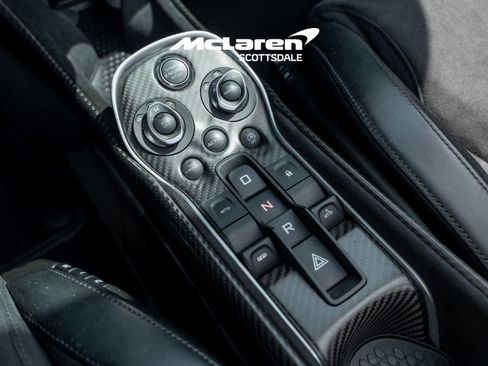 Used 2020 McLaren 600LT Spider RWD image 17