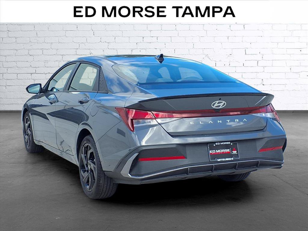 Used 2026 Hyundai Elantra Sport FWD image 3