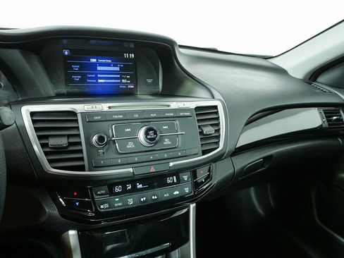 Used 2016 Honda Accord LX image 12