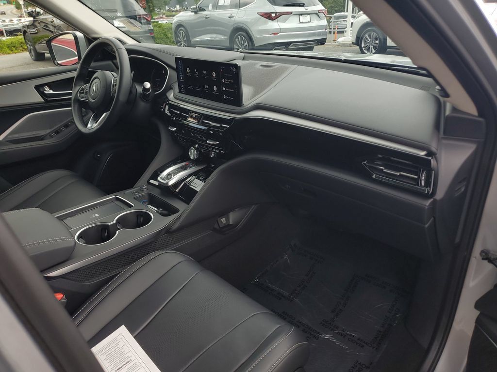 Certified 2026 Acura MDX w/ Technology Package FWD image 4