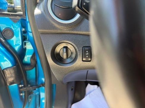 Used 2013 Ford Fiesta SE FWD image 25