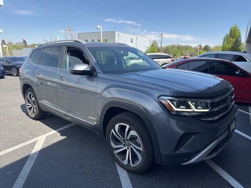 Used 2022 Volkswagen Atlas SEL AWD/4WD image 2