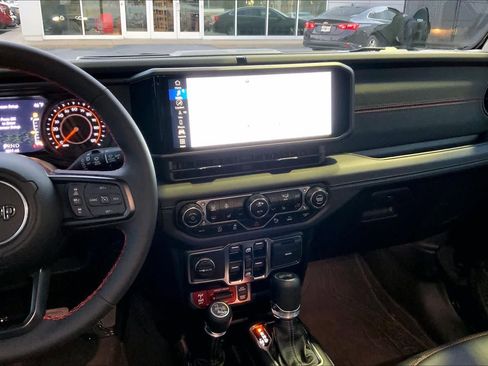 Used 2024 Jeep Wrangler Unlimited Rubicon image 7