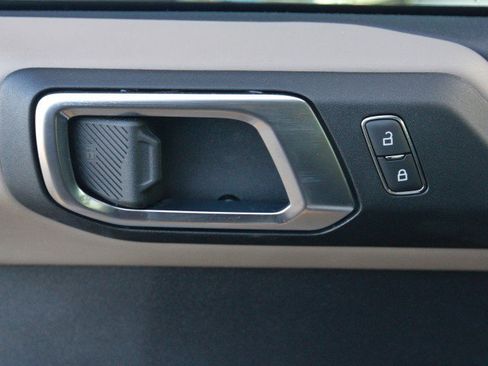 Used 2022 Ford Bronco Wildtrak image 13