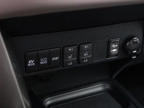 Certified 2018 Toyota RAV4 Limited image 20