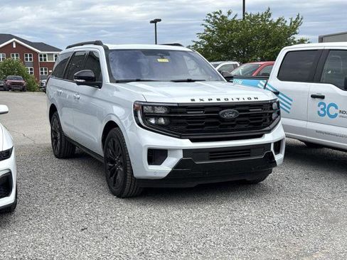 Certified 2025 Ford Expedition Platinum w/ Stealth Appearance Package AWD/4WD image 3
