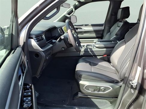 New 2025 Jeep Wagoneer 4WD image 8