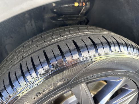 Used 2023 Volkswagen Tiguan SE image 12