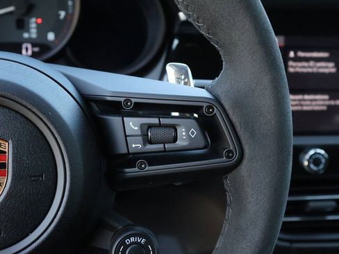 New 2025 Porsche Macan image 31