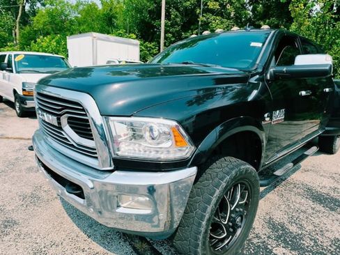 Used 2018 RAM 3500 Laramie Longhorn AWD/4WD image 3