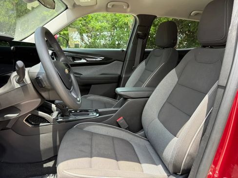 Used 2024 Chevrolet TrailBlazer LT w/ Driver Confidence Package FWD image 10