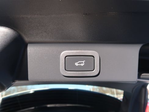 Used 2018 Jaguar F-PACE Portfolio image 49