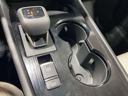 Used 2025 Nissan Rogue SV FWD image 31