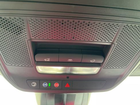 Used 2025 GMC Terrain Elevation w/ Elevation Premium Package image 26