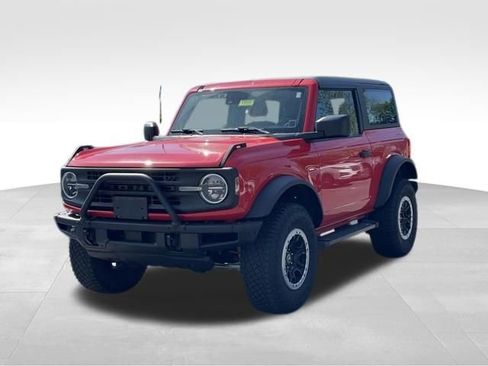Used 2022 Ford Bronco 2-Door w/ Sasquatch Package AWD/4WD image 2