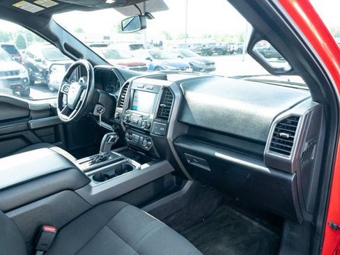 Used 2017 Ford F150 XLT w/ Equipment Group 302A Luxury AWD/4WD image 39