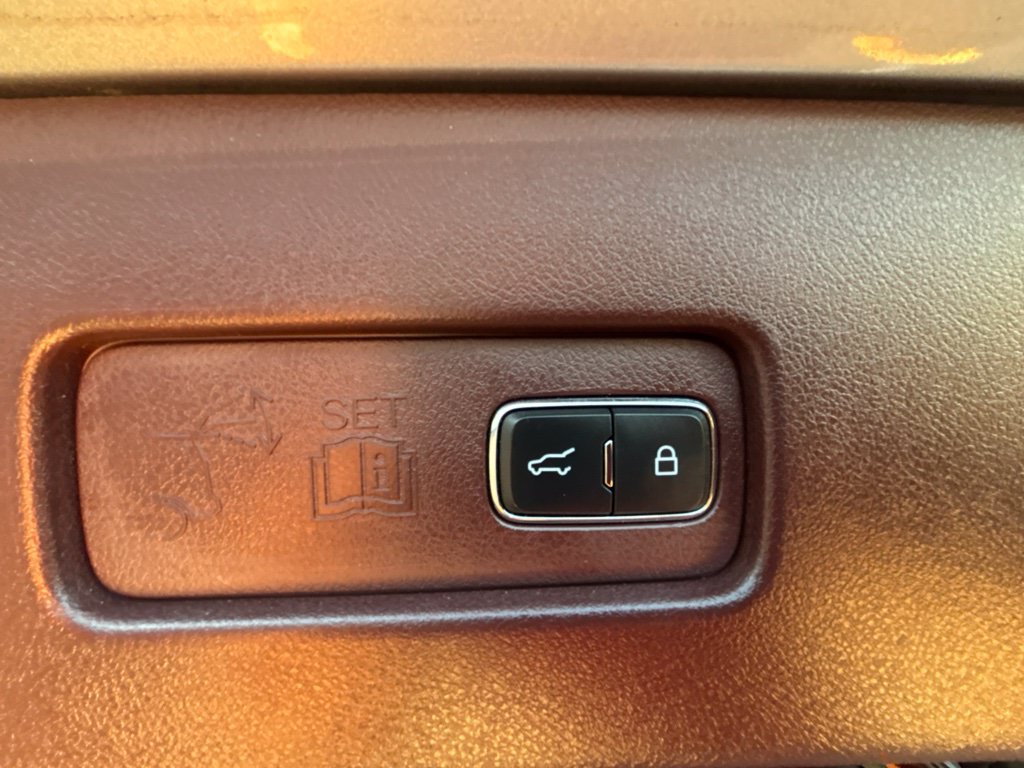 Certified 2021 Lincoln Aviator Black Label w/ Dynamic Handling Package AWD/4WD image 10