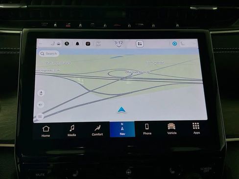 Used 2023 Jeep Grand Cherokee Limited image 14