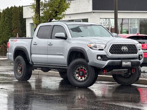 Used 2019 Toyota Tacoma TRD Off-Road AWD/4WD image 1