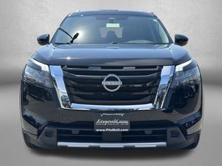 Used 2025 Nissan Pathfinder SL video 2