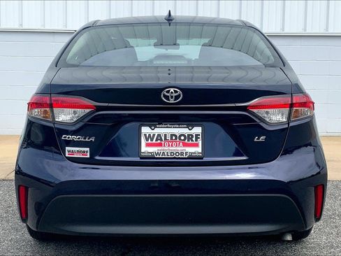 Used 2025 Toyota Corolla LE FWD image 5