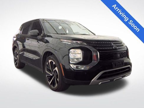 Used 2023 Mitsubishi Outlander SE FWD image 1