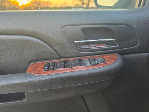 Used 2008 Chevrolet Tahoe LT w/ Convenience Package 1 RWD image 15