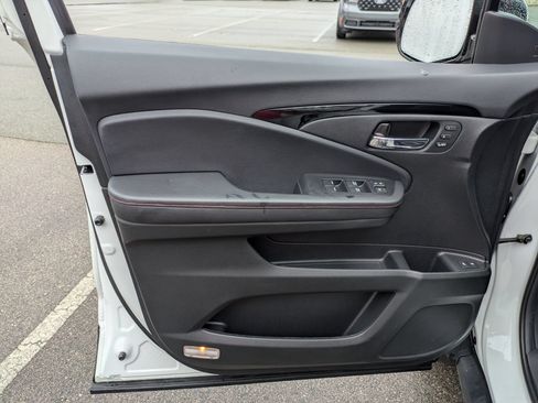 Used 2022 Honda Pilot Black Edition image 15