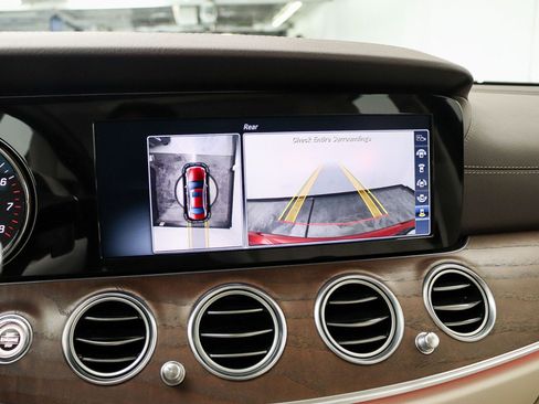Used 2017 Mercedes-Benz E 300 image 30