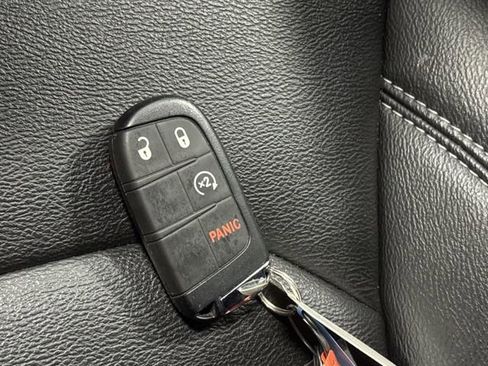 Certified 2025 Jeep Compass Limited image 25