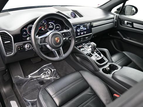 Used 2019 Porsche Cayenne image 4