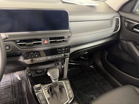 Certified 2024 Kia Seltos EX image 4