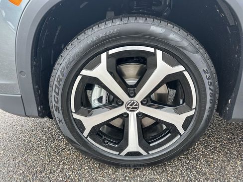 New 2026 Volkswagen Tiguan SE image 25