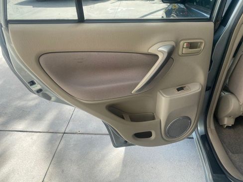 Used 2005 Toyota RAV4 2WD image 65