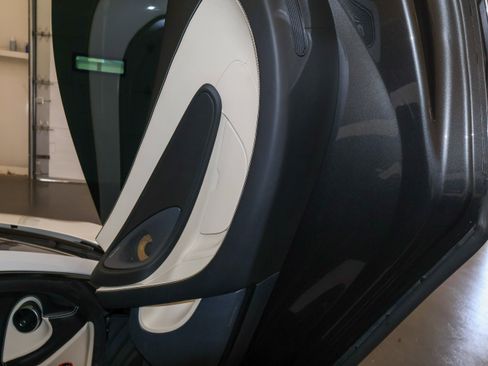 Used 2018 McLaren 570S RWD image 42